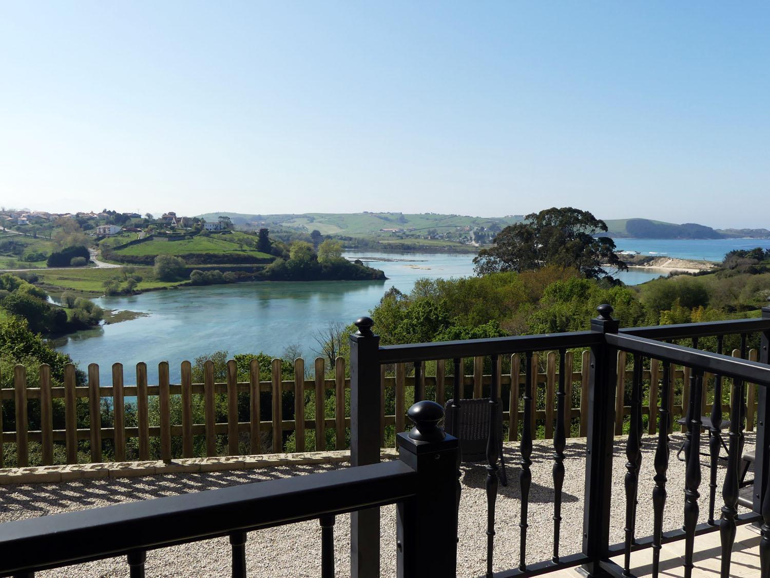 El Mirador De Trasvia Comillas Esterno foto