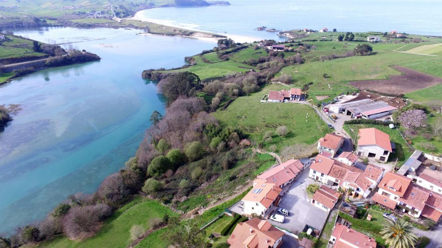 El Mirador De Trasvia Comillas Esterno foto